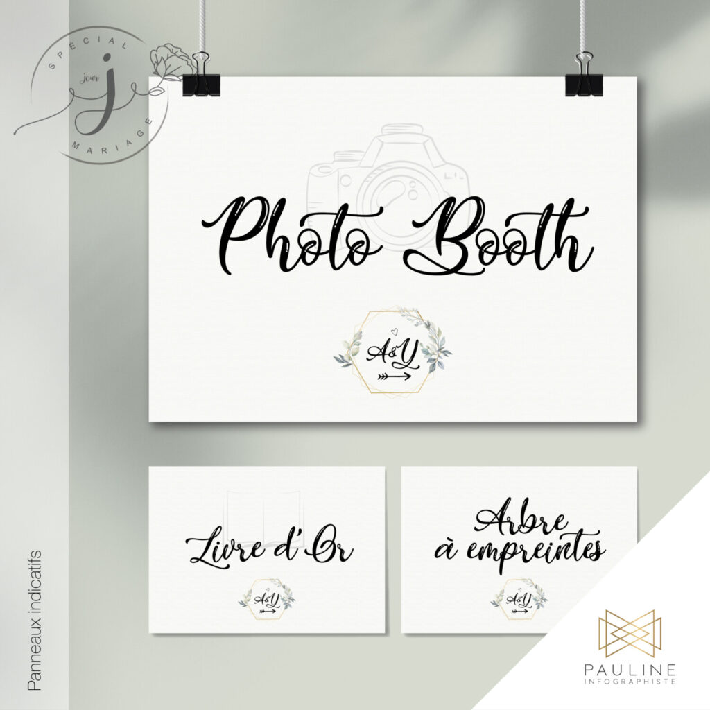 Visuel de panneaux et affiches indicateurs pour un mariage, incluant un panneau principal 'Photo Booth' et deux panneaux plus petits indiquant 'Livre d'Or' et 'Arbre à empreintes'.