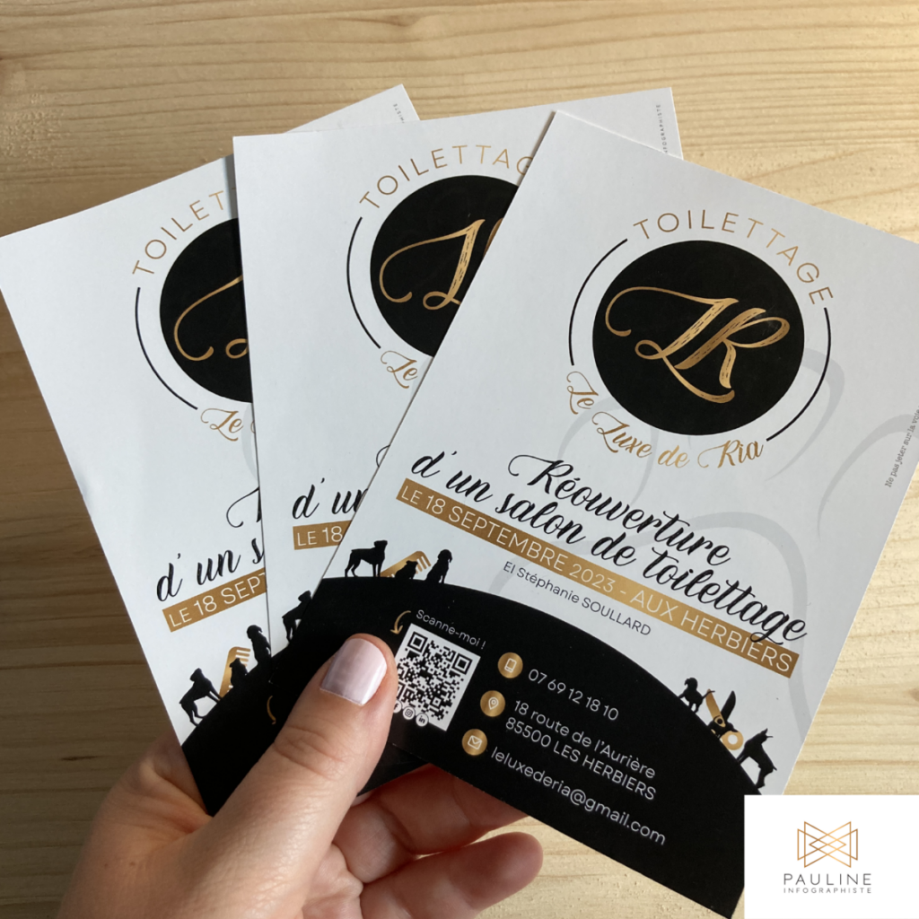 Visuel de flyers pour un salon de toilettage, annonçant la réouverture d'un salon de toilettage 'Le Luxe de Ria' le 18 septembre 2021 aux Herbiers, avec les informations de contact et un code QR.