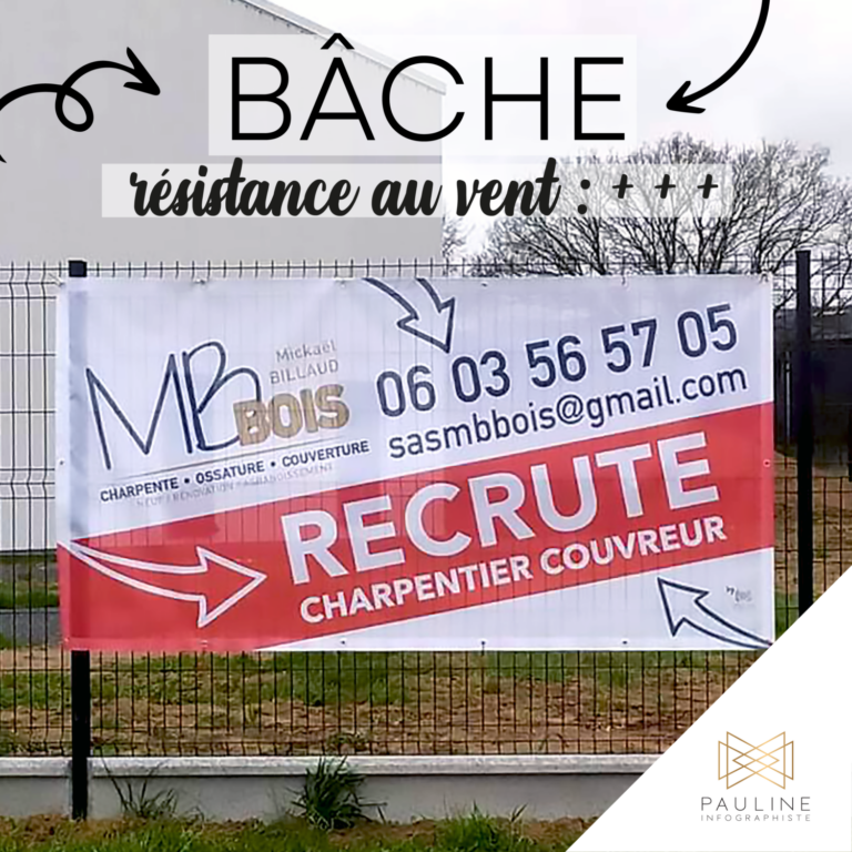Visuel d'une bannière microperforée pour MB Bois, une entreprise spécialisée en charpente, ossature et couverture, affichant une annonce de recrutement pour un charpentier couvreur et des informations de contact incluant un numéro de téléphone et une adresse e-mail.